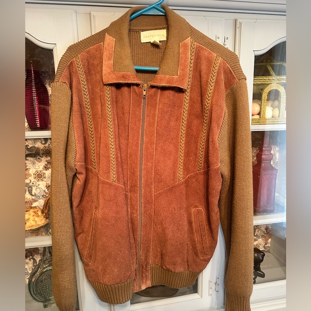 Vintage 2 tone zip up sweater. Suede and nylon acrylic. Size large